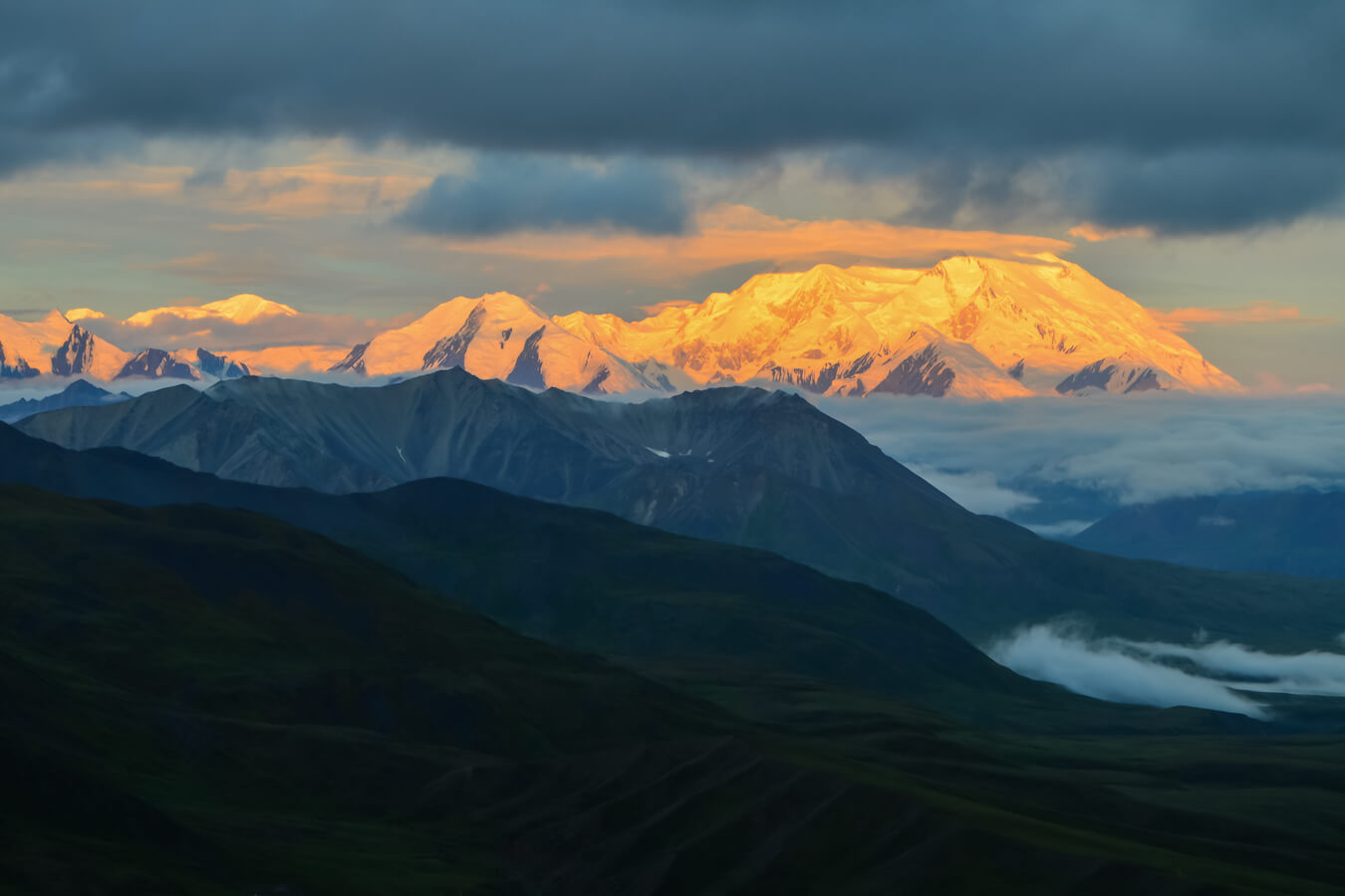 Stony Hill Overlook, Denali National Park, Alaska | Photo Credit: Shutterstock / Czech the World