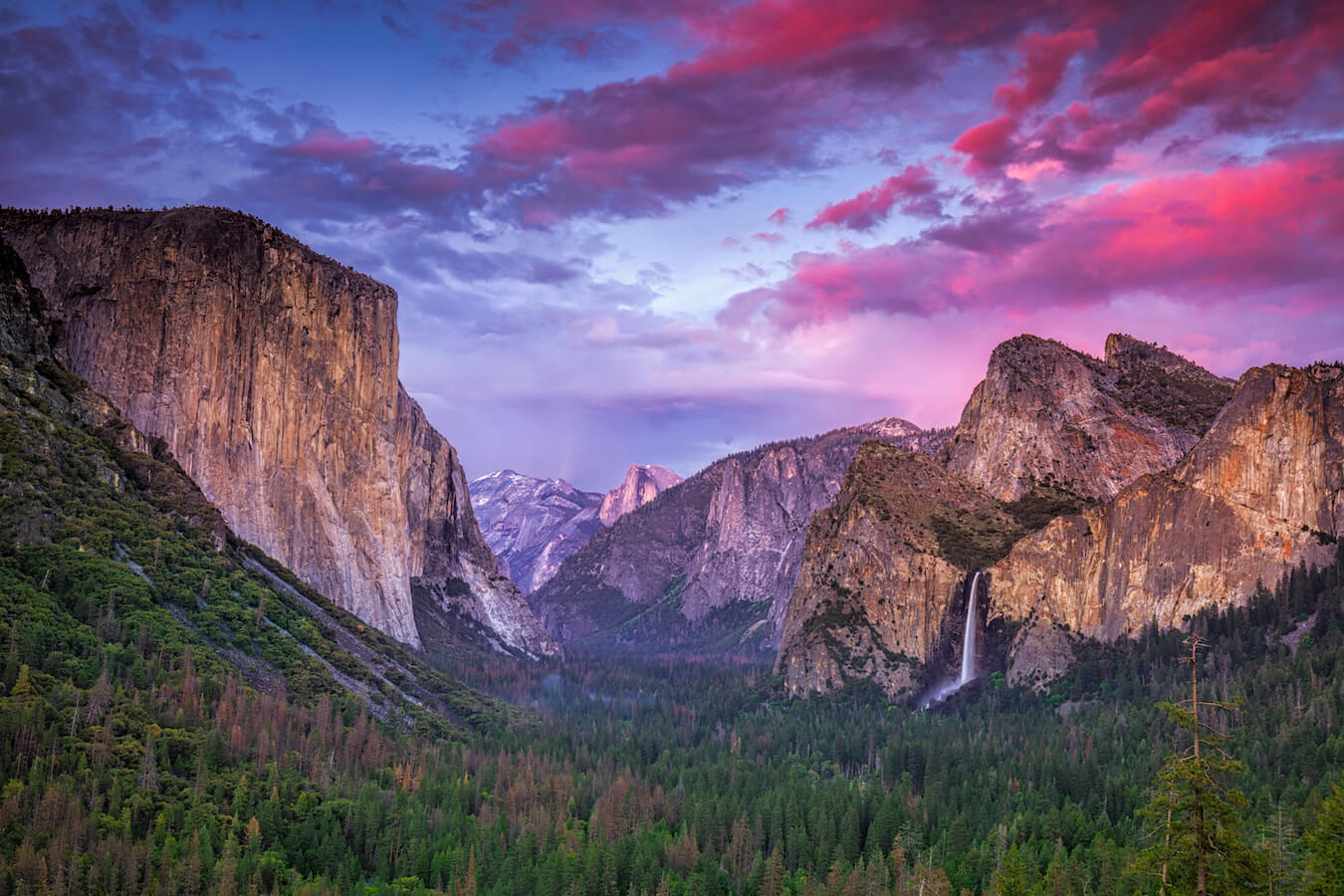 Tunnel View, Yosemite National Park, California | Photo Credit: Shutterstock / Andrew S