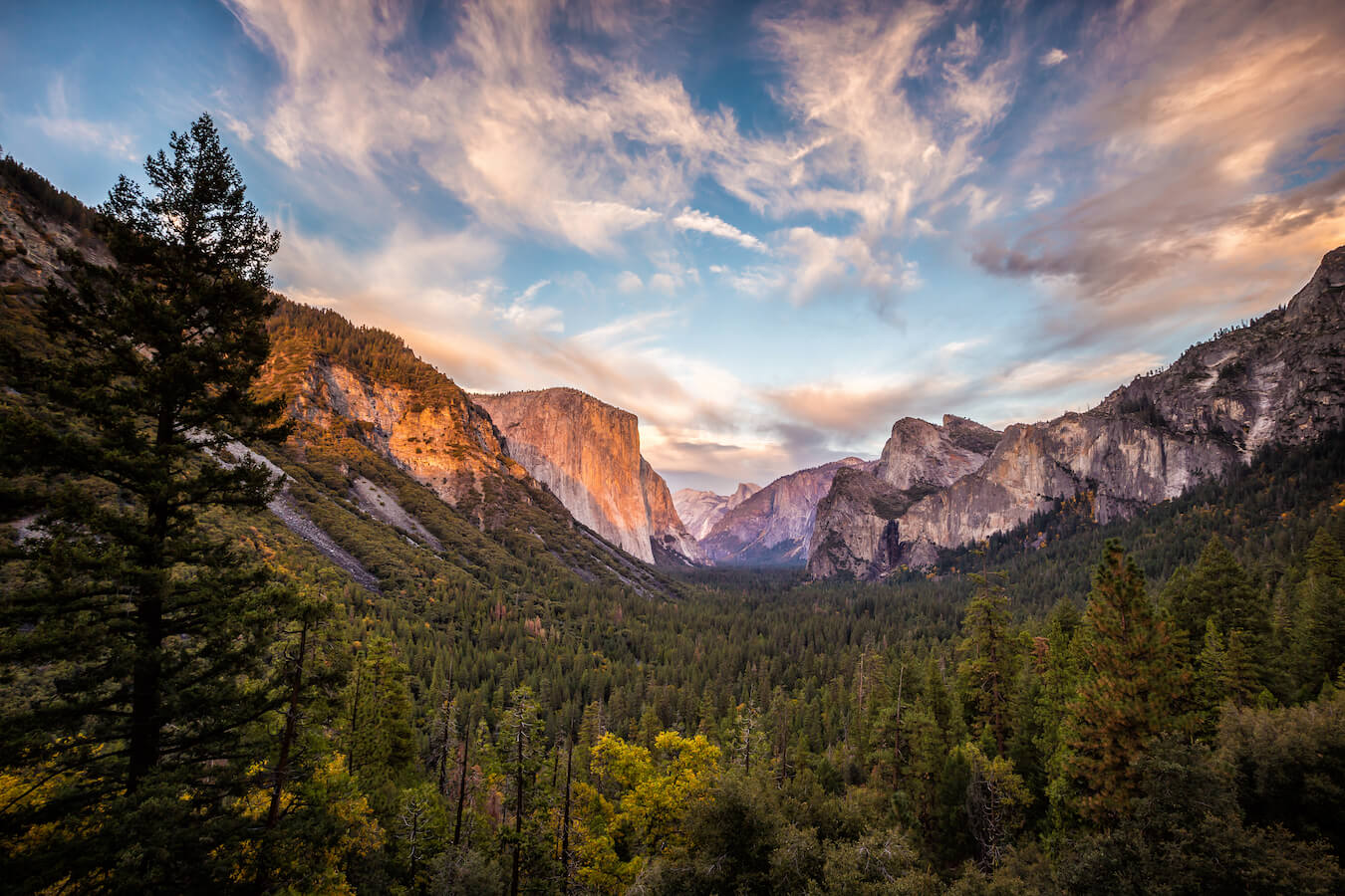 Tunnel View, Yosemite National Park, California | Photo Credit: Shutterstock / f11photo