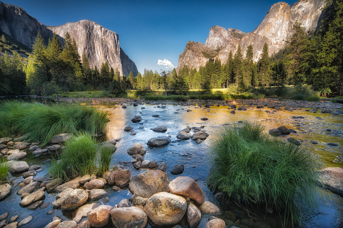 Valley View, Yosemite National Park, California | Photo Credit: Shutterstock / Francesco Ferrarini